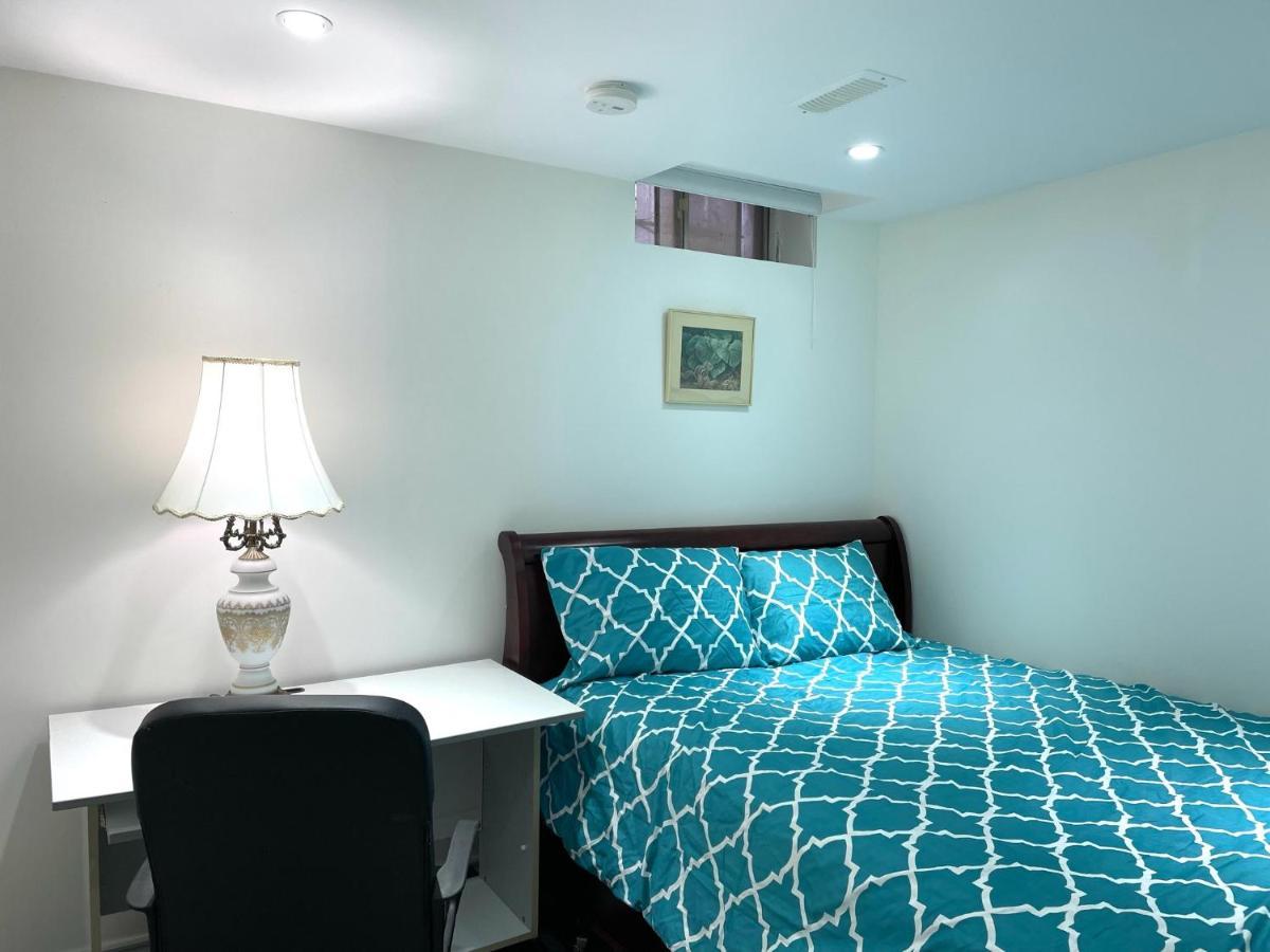 77 Nice And Warm Series Rooms Торонто Экстерьер фото