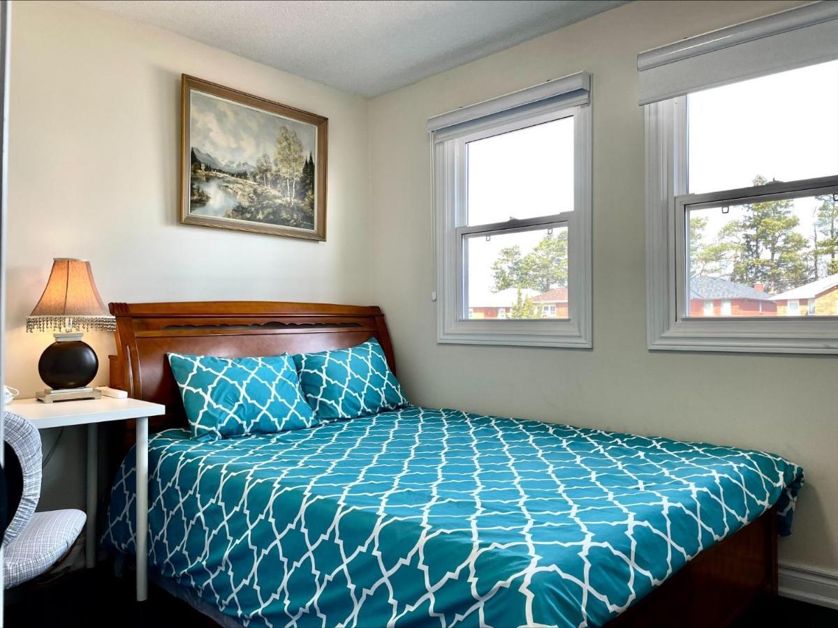 77 Nice And Warm Series Rooms Торонто Экстерьер фото